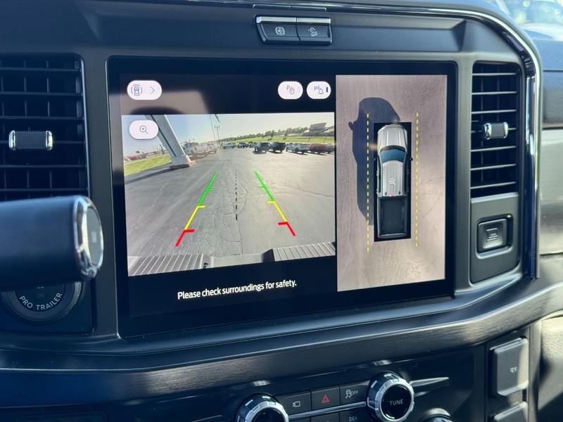 Ford Super Duty F-350 SRW Vehicle Image 21