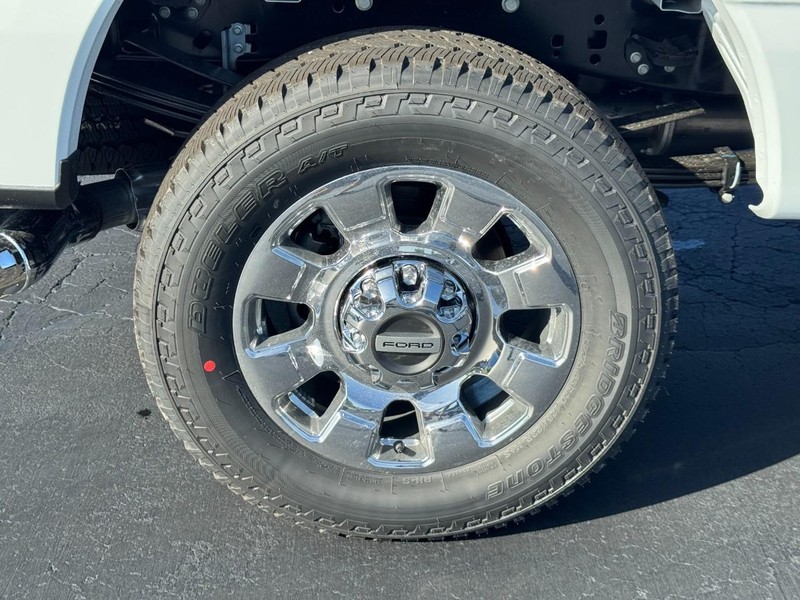 Ford Super Duty F-350 SRW Vehicle Image 05