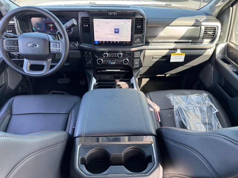 Ford Super Duty F-350 SRW Vehicle Image 07