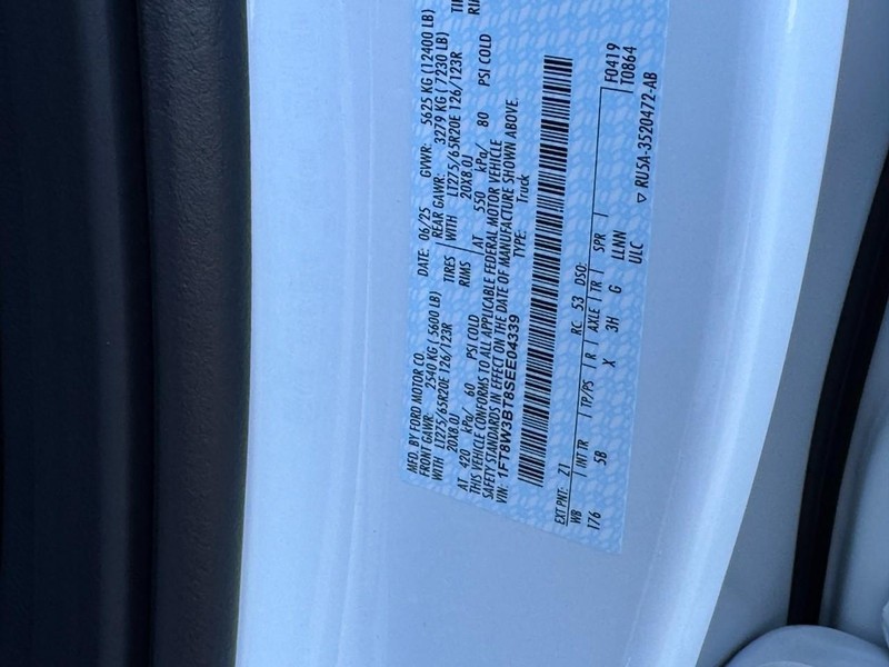 Ford Super Duty F-350 SRW Vehicle Image 20