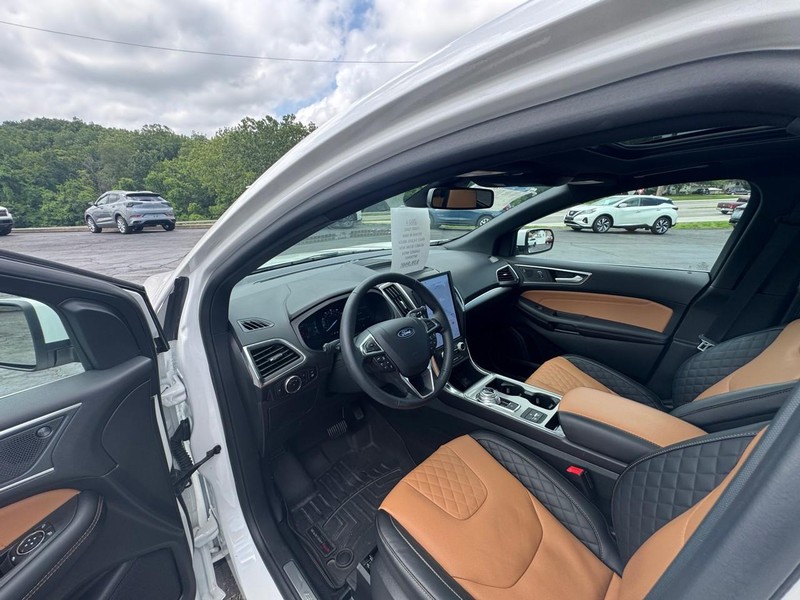 Ford Edge Vehicle Image 10