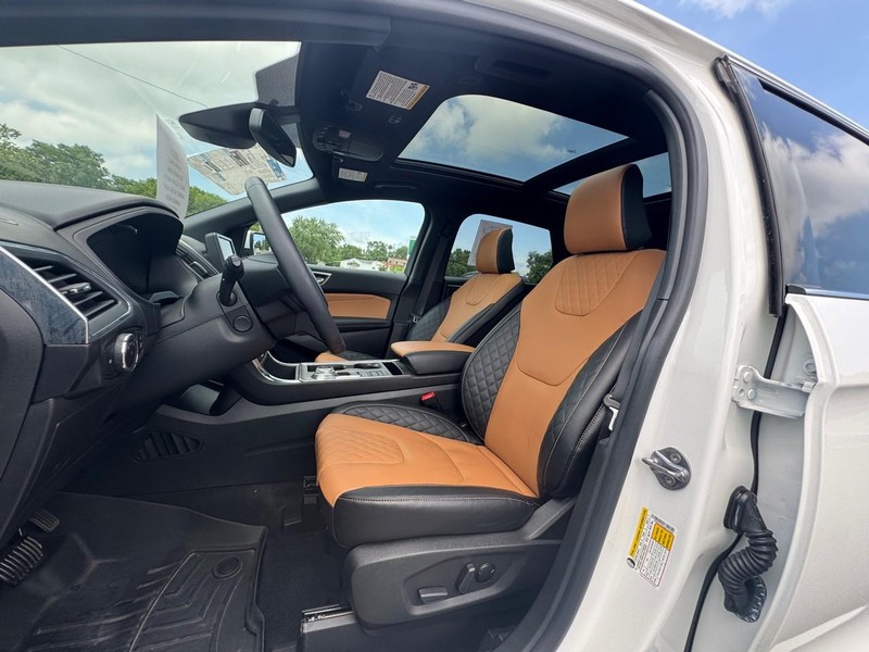 Ford Edge Vehicle Image 11