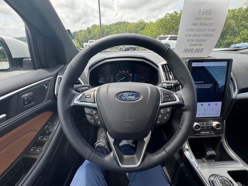 Ford Edge Vehicle Image 13