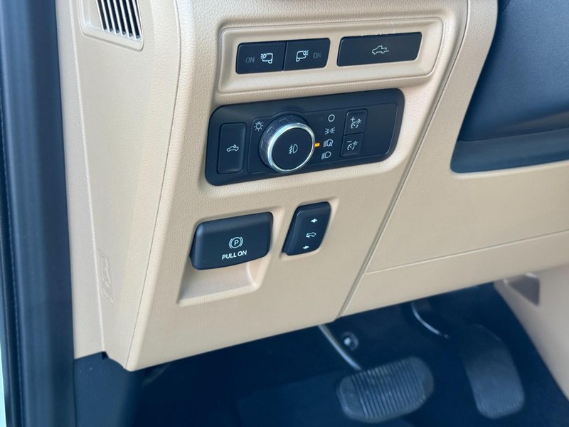 Ford F-150 Vehicle Image 16