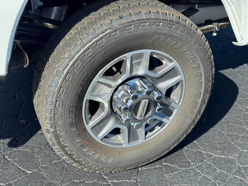 Ford Super Duty F-250 SRW Vehicle Image 05