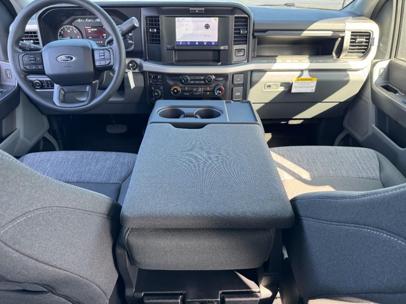 Ford Super Duty F-250 SRW Vehicle Image 07