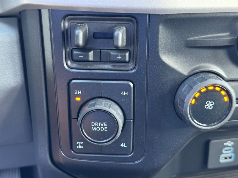 Ford Super Duty F-250 SRW Vehicle Image 17