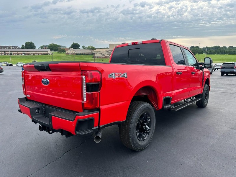 Ford Super Duty F-250 SRW Vehicle Image 03