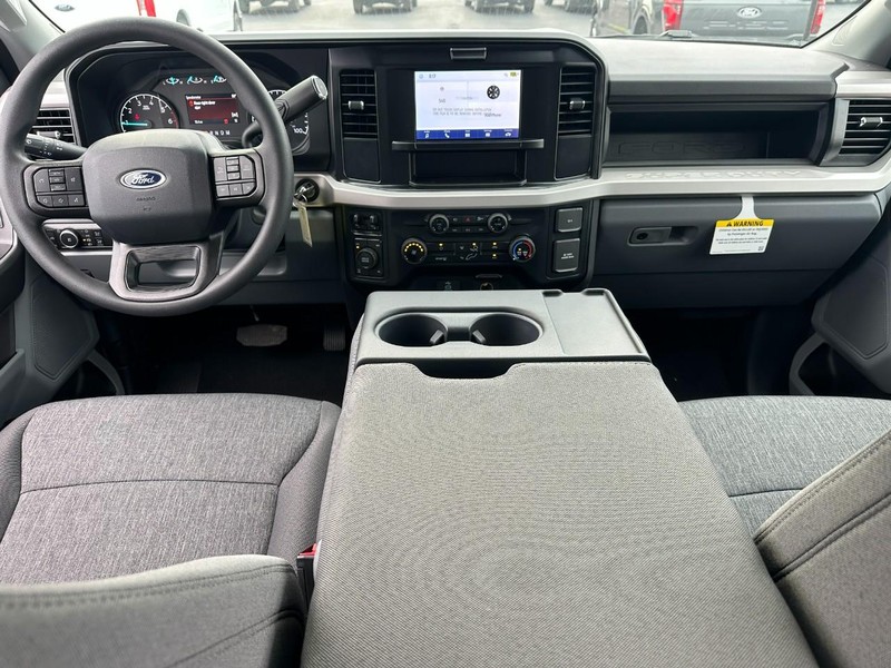 Ford Super Duty F-250 SRW Vehicle Image 05