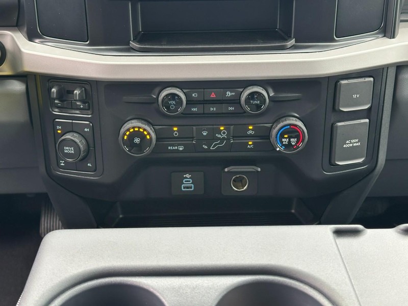 Ford Super Duty F-250 SRW Vehicle Image 08