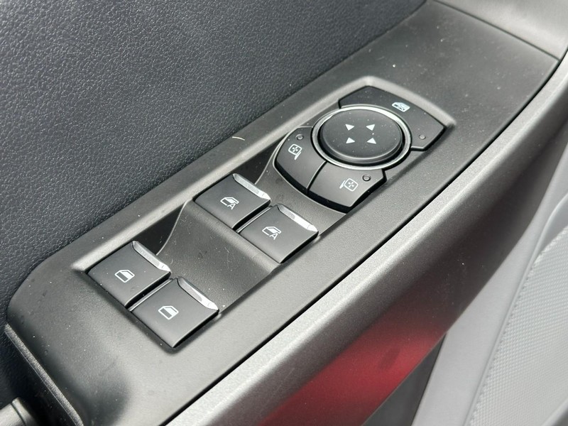 Ford Super Duty F-250 SRW Vehicle Image 09