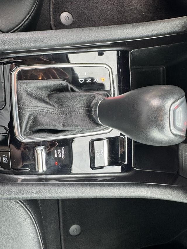 Jeep Compass Vehicle Image 24