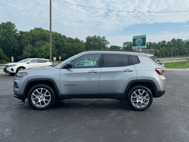 Jeep Compass Vehicle Image 03
