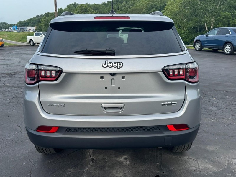 Jeep Compass Vehicle Image 09