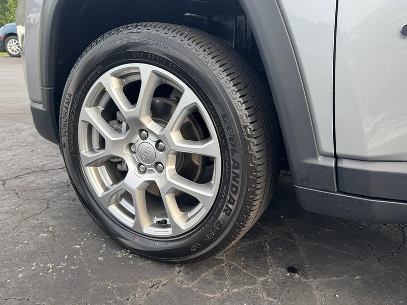 Jeep Compass Vehicle Image 10