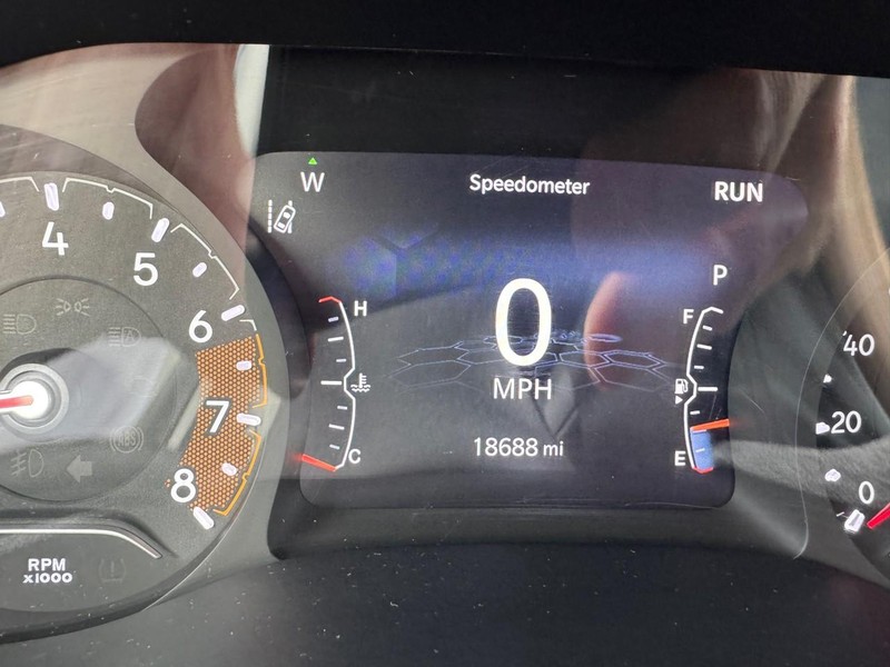 Jeep Compass Vehicle Image 17