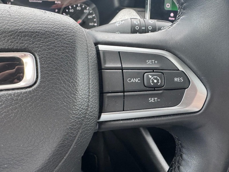 Jeep Compass Vehicle Image 18
