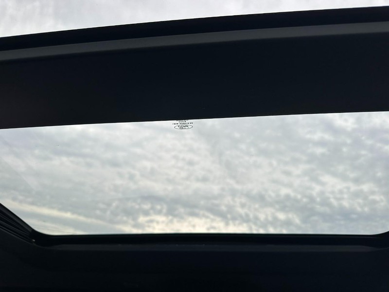 Ford Explorer Vehicle Image 07