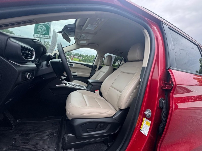 Ford Explorer Vehicle Image 10