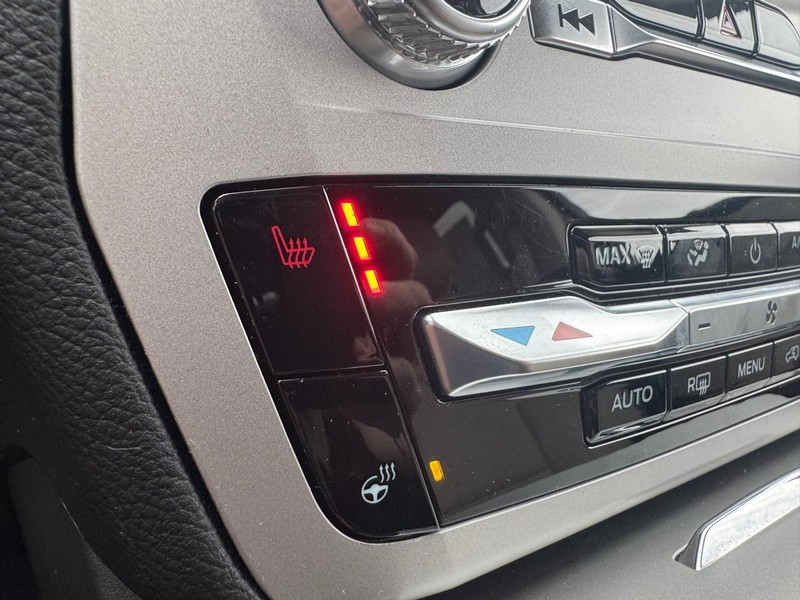 Ford Explorer Vehicle Image 22