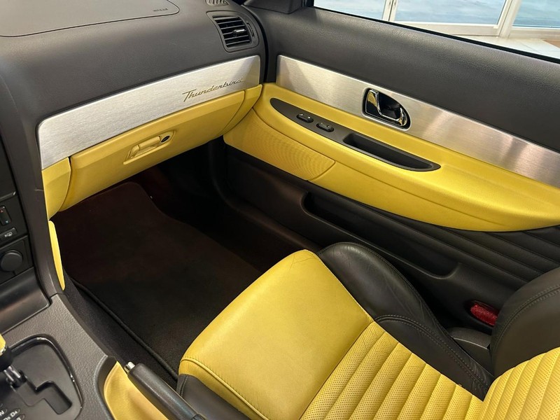 Ford Thunderbird Vehicle Image 16