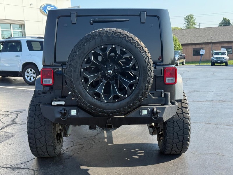 Jeep Wrangler Unlimited Vehicle Image 04