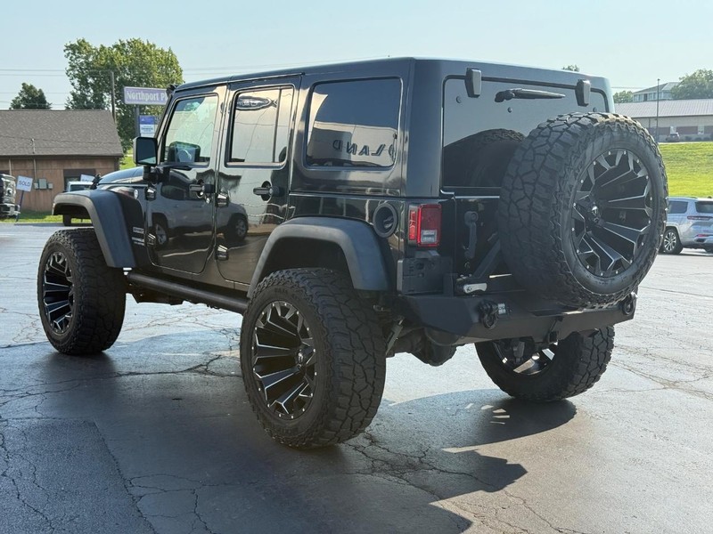 Jeep Wrangler Unlimited Vehicle Image 05