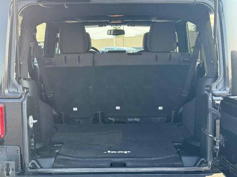 Jeep Wrangler Unlimited Vehicle Image 06