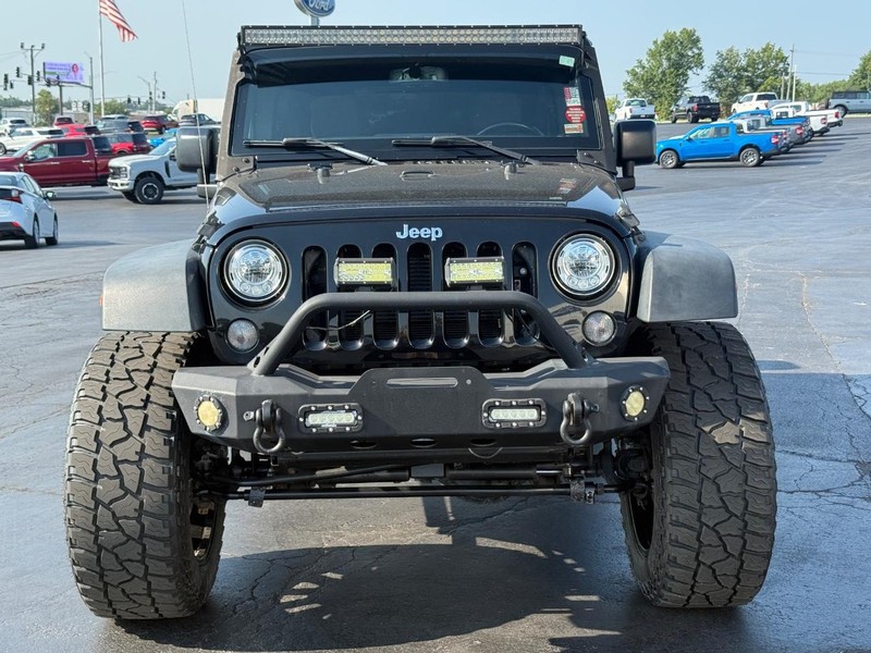 Jeep Wrangler Unlimited Vehicle Image 09