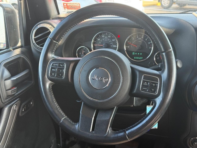 Jeep Wrangler Unlimited Vehicle Image 14