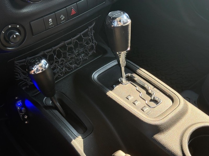 Jeep Wrangler Unlimited Vehicle Image 21