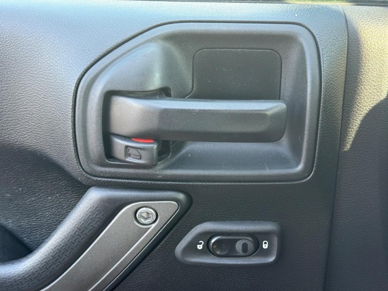 Jeep Wrangler Unlimited Vehicle Image 24