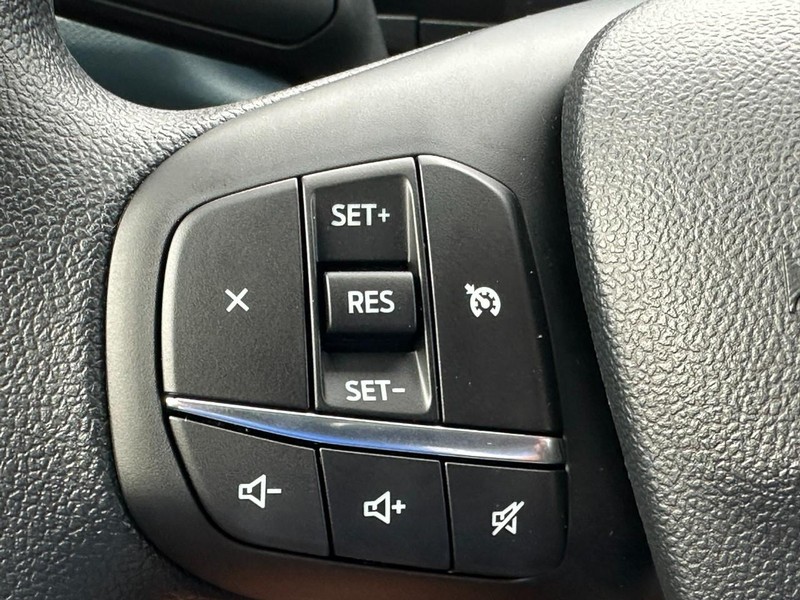 Ford Maverick Vehicle Image 11