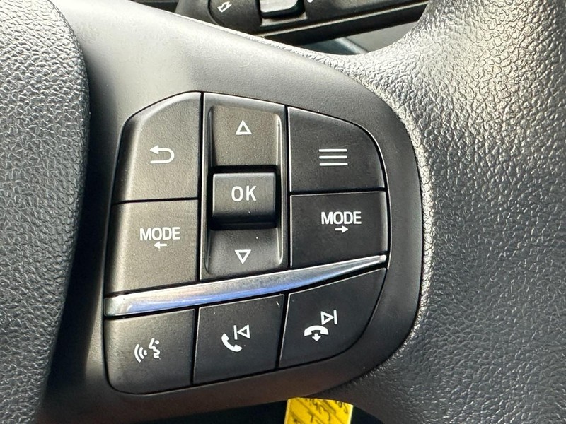 Ford Maverick Vehicle Image 12