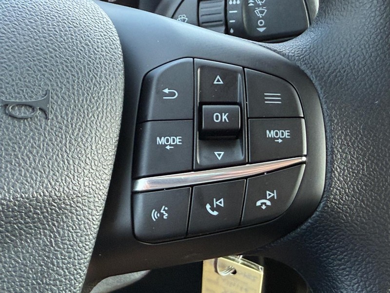 Ford Maverick Vehicle Image 09