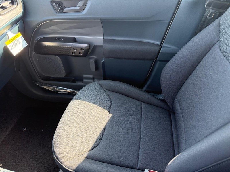 Ford Maverick Vehicle Image 14
