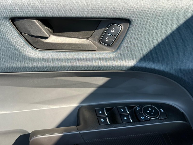Ford Maverick Vehicle Image 15