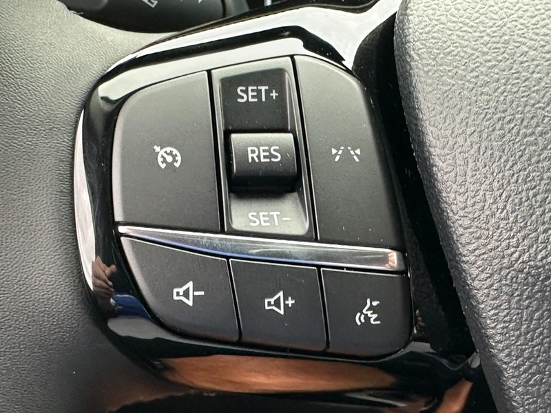 Ford Escape Vehicle Image 11