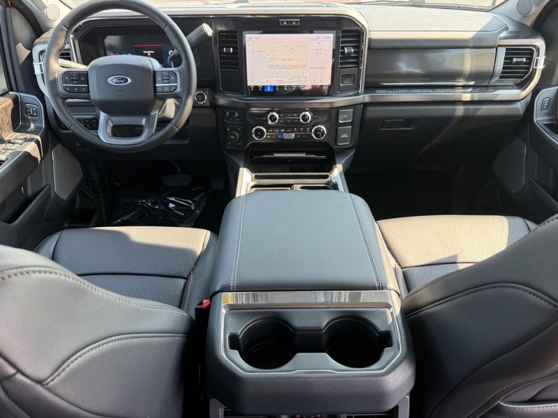 Ford Super Duty F-350 SRW Vehicle Image 07
