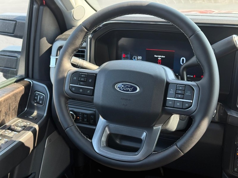 Ford Super Duty F-350 SRW Vehicle Image 08
