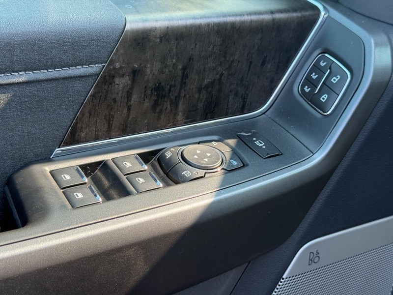 Ford Super Duty F-350 SRW Vehicle Image 19