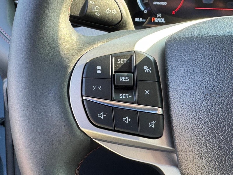 Ford Explorer Vehicle Image 15