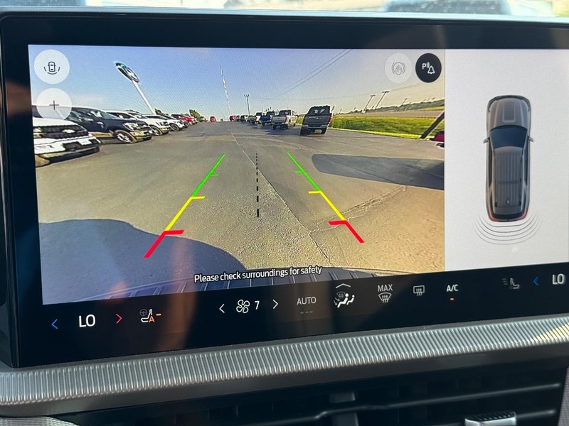 Ford Explorer Vehicle Image 18