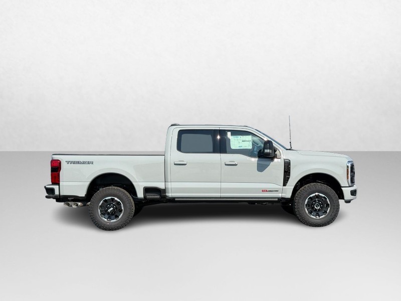 Ford Super Duty F-250 SRW Vehicle Image 02