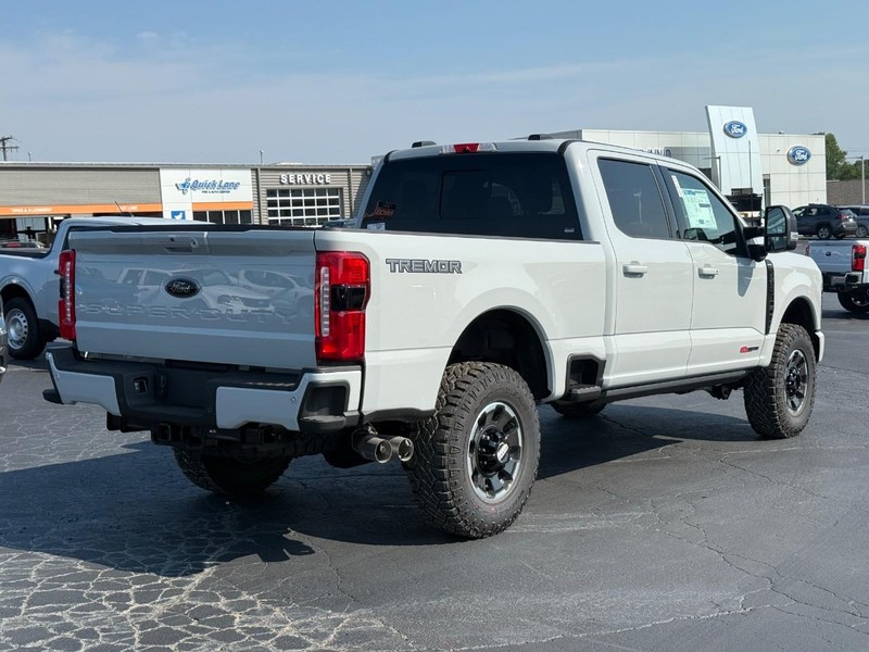 Ford Super Duty F-250 SRW Vehicle Image 03