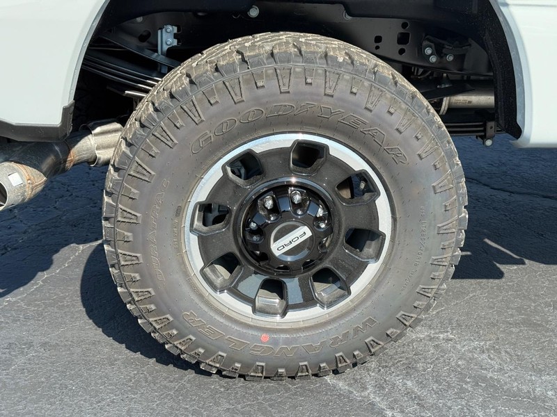 Ford Super Duty F-250 SRW Vehicle Image 04