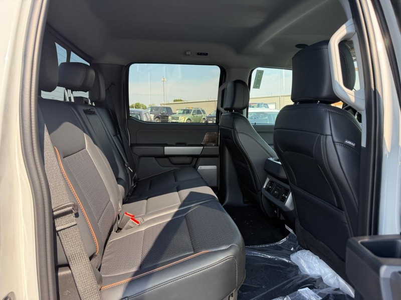 Ford Super Duty F-250 SRW Vehicle Image 05