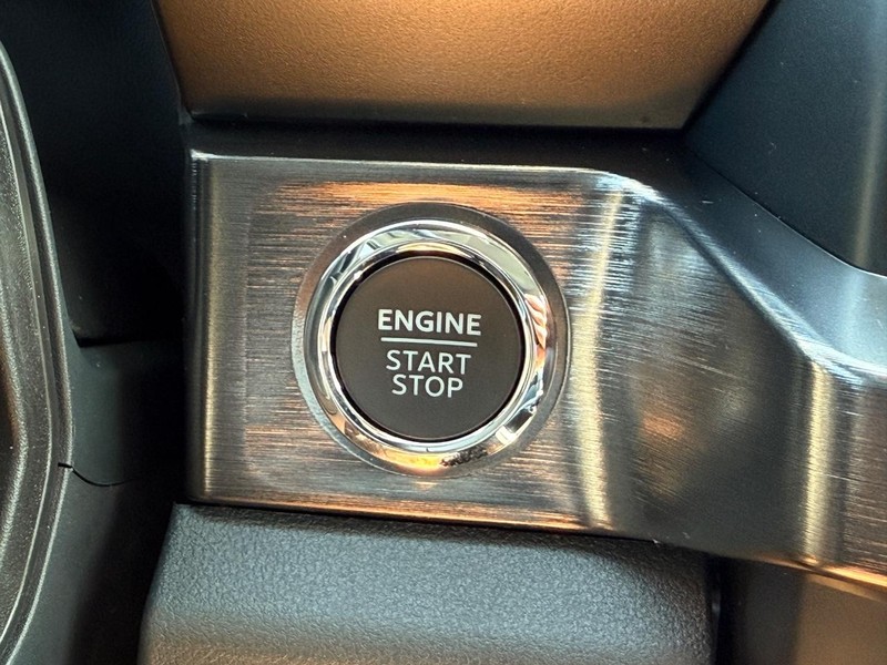 Ford Super Duty F-250 SRW Vehicle Image 11