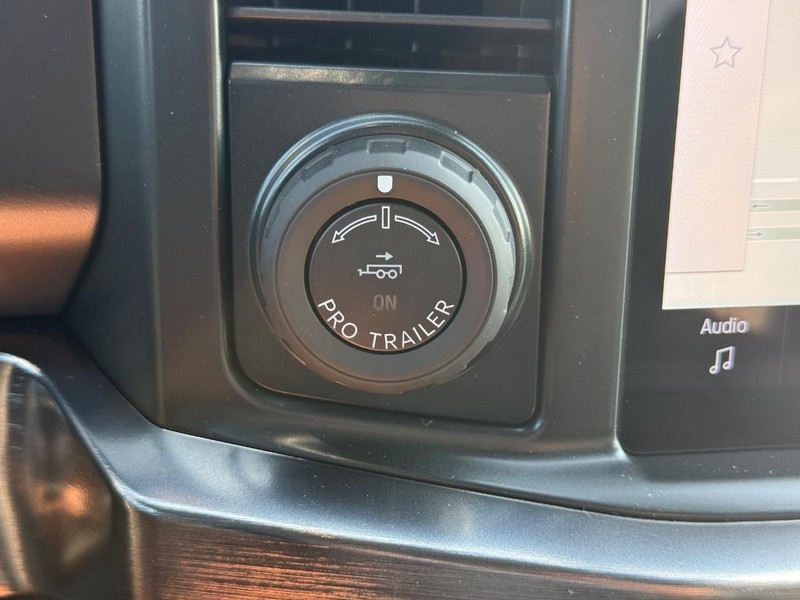 Ford Super Duty F-250 SRW Vehicle Image 12