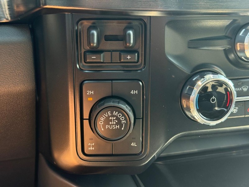 Ford Super Duty F-250 SRW Vehicle Image 15